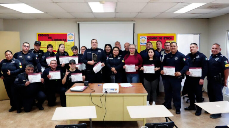 Policías de Mexicali participan en taller “D.A.R.E. para Padres”