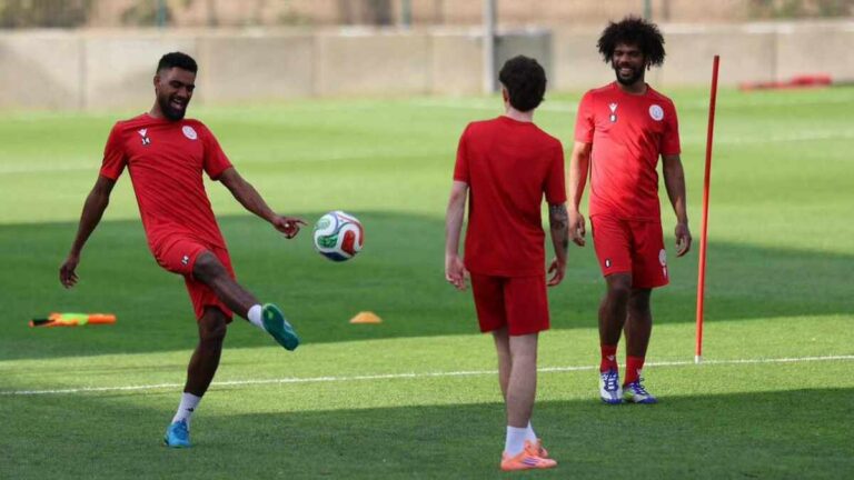 Nueva Caledonia se Prepara Intensamente en la Academia Atlas para el Repechaje Mundial
