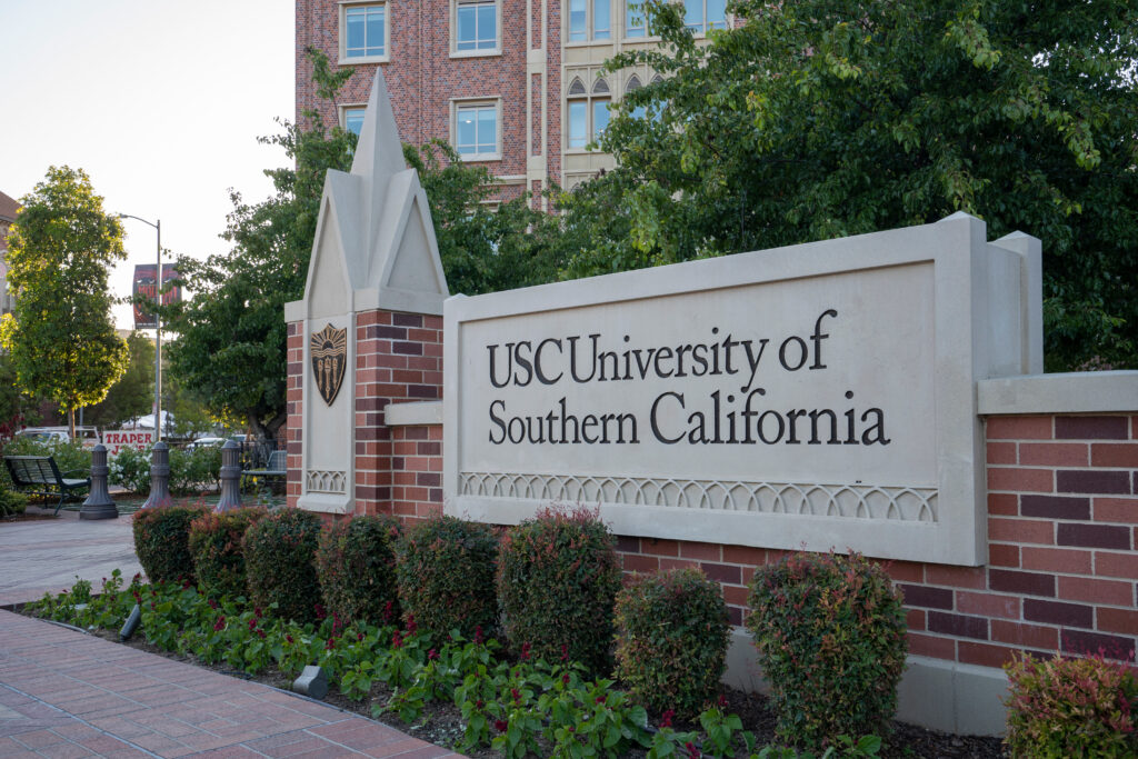 Los Ángeles, USC cancela debate para gobernador tras críticas por falta de diversidad