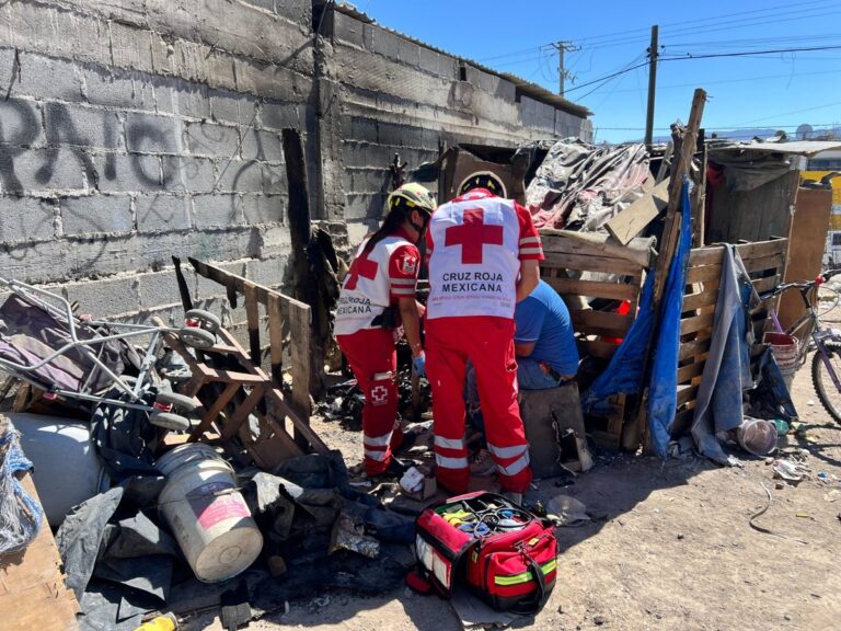 Hombre Sufre Impactante Lesión con Clavos en la Mano en Bellavista