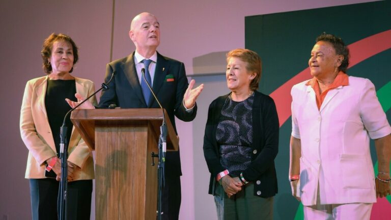 Infantino Celebra a las Pioneras Mexicanas del Mundial 1971; Brugada Insta a FIFA por Reconocimiento Oficial