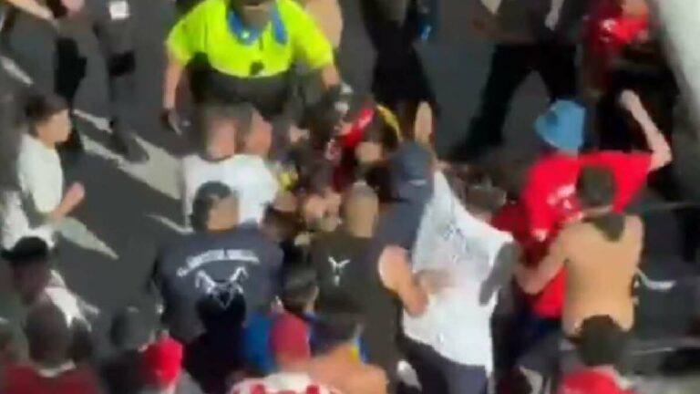 Intensa Pelea Campal Antes del Clásico Tapatío en Los Angeles