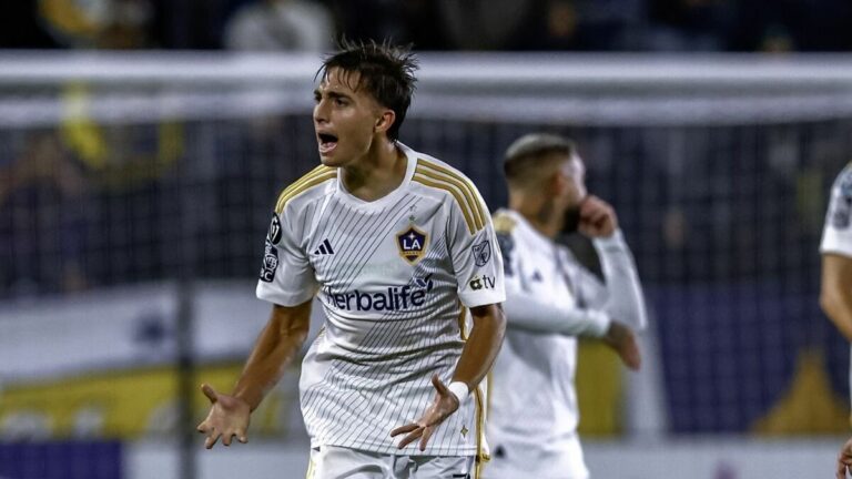 Desafío Internacional: Julian Aude del Galaxy Enfrenta el Reto ante Toluca