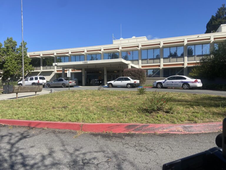 Recortes Federales en la Costa Central: Un Riesgo para Servicios Esenciales