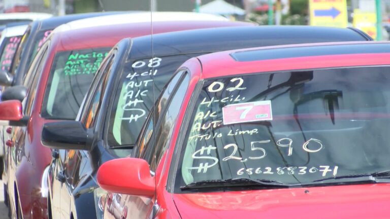 Protesta en Mexicali por falta de respuesta a regularización de autos