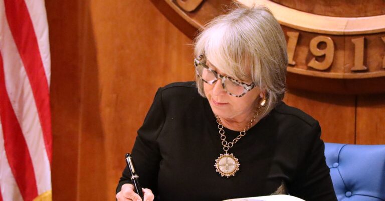 Nuevo México Rompe Récord con Presupuesto de Educación Superior de $1.5 Mil Millones
