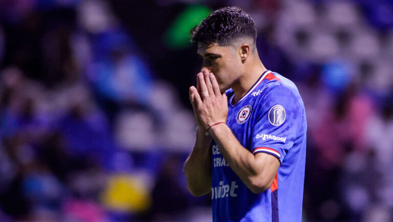 Cruz Azul en Crisis: ¿Podrá Nico Ibáñez Recuperarse para la Liguilla?