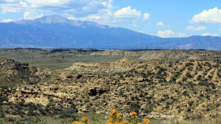 Explora Sitios Fósiles Protegidos en Colorado con Tours Guiados en 2026