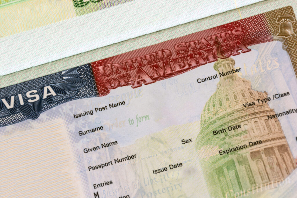 EE.UU. endurece filtros de visa y ampliará revisión de redes sociales a solicitantes mexicanos