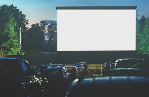 Noche de Película Gratuita: Disfruta de Cine y Actividades en Las Vegas