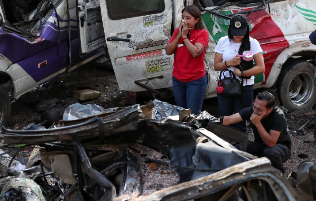 Atentado Terrorista en la Vía Panamericana Sacude a Colombia: 20 Muertos