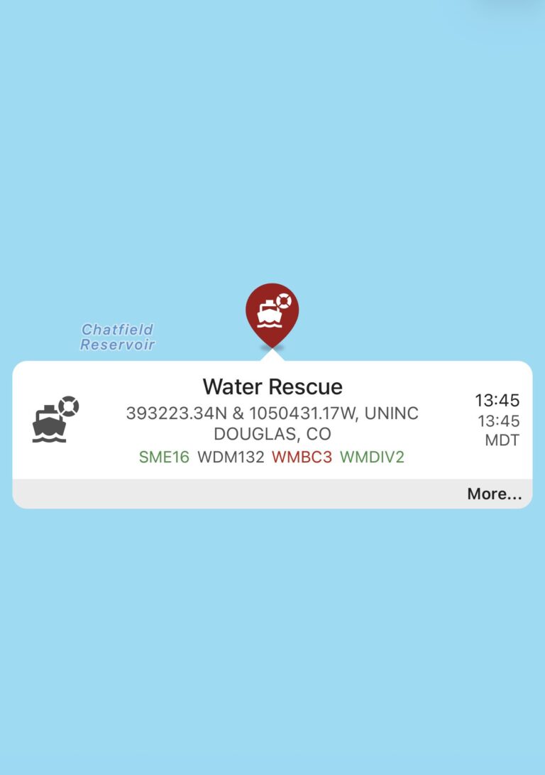 Rescate de Navegantes en Chatfield State Park tras Volcadura de Velero