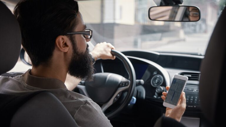 ¡Atención! Te pueden multar por usar GPS al conducir en Edomex: conoce los detalles
