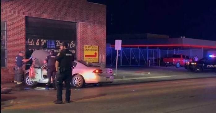 Choque Fatal en Old Town: Debate sobre Venta de Alcohol a Menores en Wichita