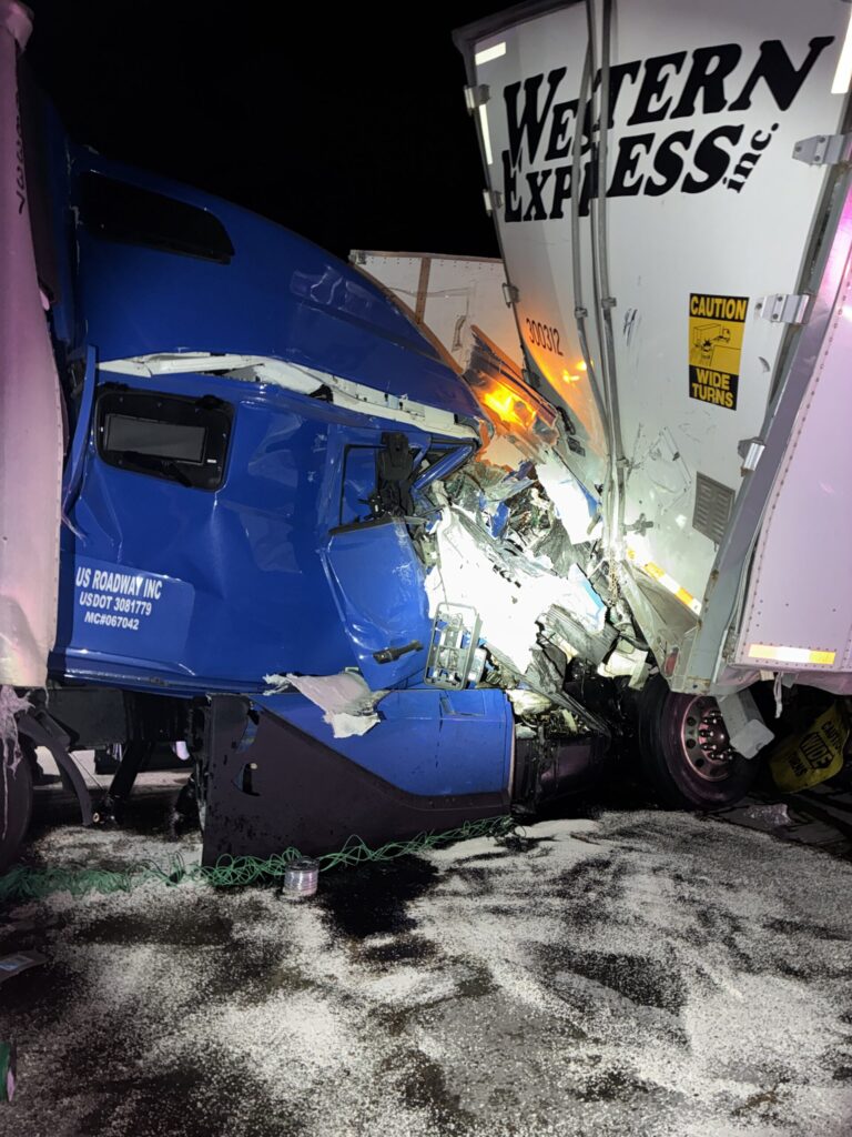 Accidente en la I-25 cerca de Firestone: Choque de camiones deja un herido