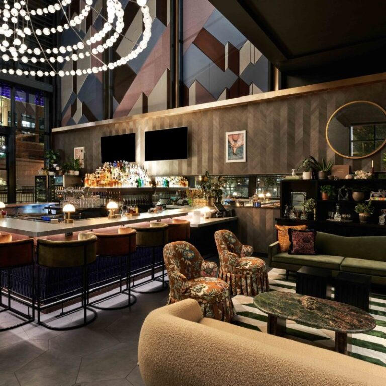 Bar Call Me Pearl en Denver: Primer Bar de Colorado en la Guía Internacional de Coctelería