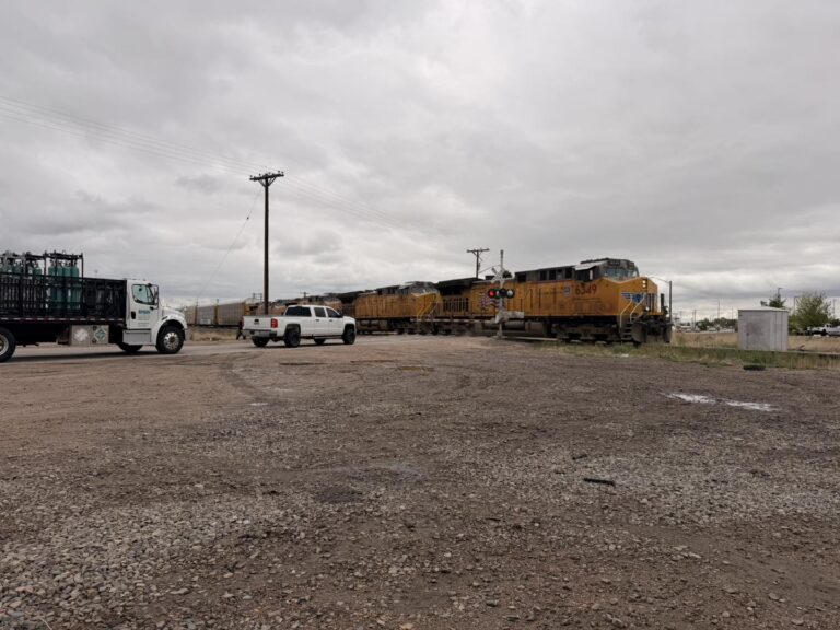 Commerce City Policía Refuerza Vigilancia en Cruces Ferroviarios: Alerta para Conductores Imprudentes