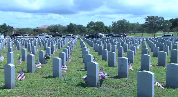 Día de los Caídos: Veteranos de Guerra Honran a los Héroes Caídos en Corpus Christi