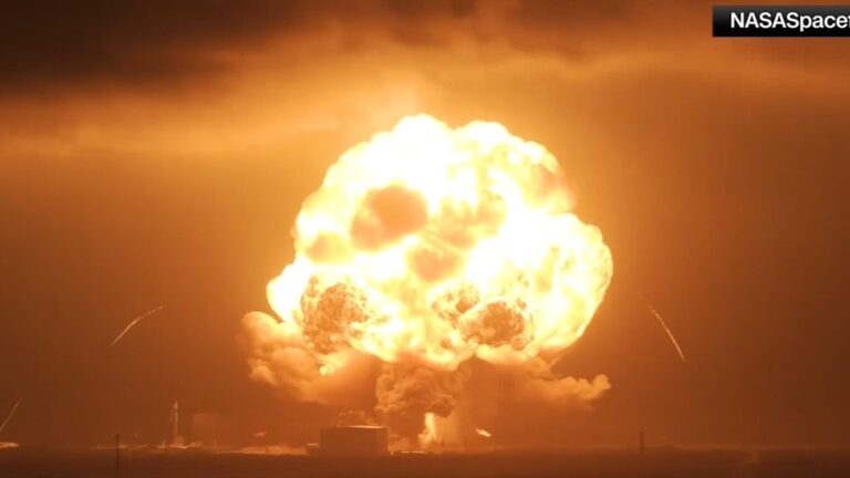 Explosión de cohete New Glenn de Blue Origin durante prueba en Florida