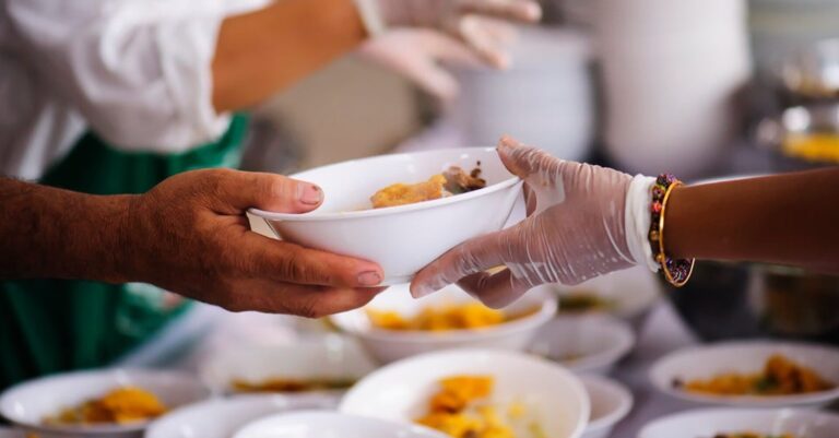 Distribución Móvil de Alimentos del Food Bank RGV en Los Indios: Frutas y Verduras Gratis