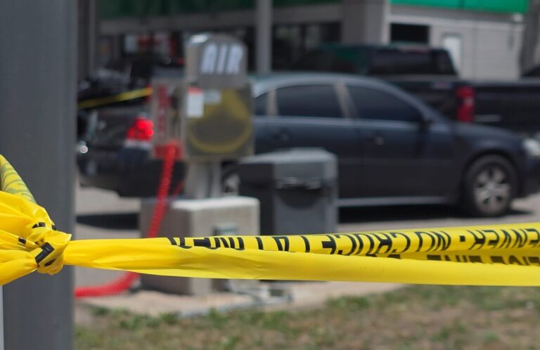 Robo de Vehículo termina en Disparos Policiales en Denver: Sospechoso Herido