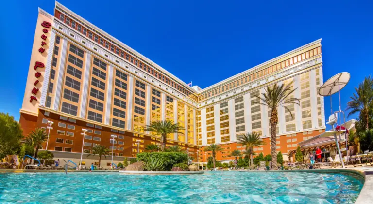 ¿Menor será procesada como adulta tras apuñalar tres caballos en Las Vegas?