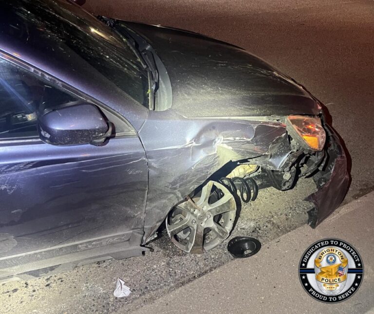 Accidente en Brighton: Conductor Ebrio Arrestado Tras Persecución Policial