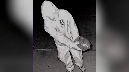 Vandalismo en San Diego: Buscan a Sospechoso por Daños en 200 Cerraduras de escuela