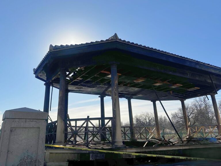 Reconstrucción del bandstand de City Park en Denver iniciará tras incendio destructivo