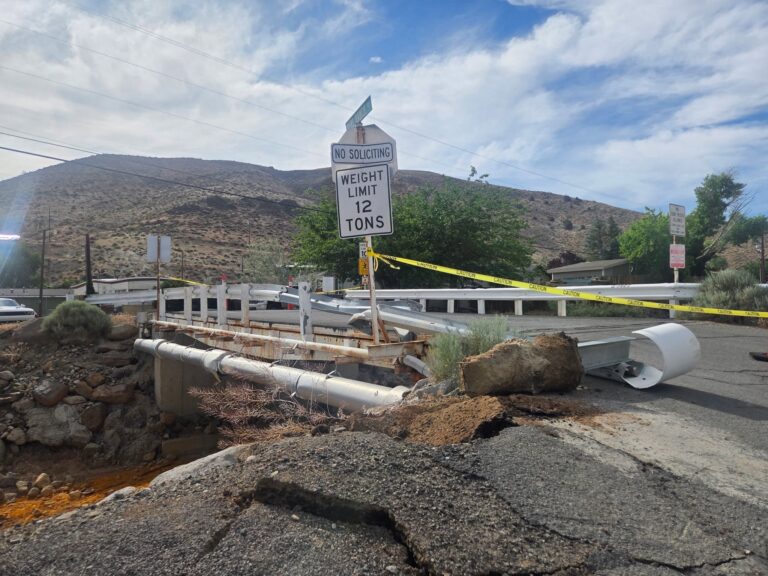 Accidente en Lockwood: Caos de Tránsito Pesado por Choque de Camión en Puente Crítico