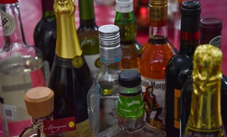 ¡Cuidado! El Alcohol Adulterado: Un Riesgo Mortal en Menos de 72 Horas