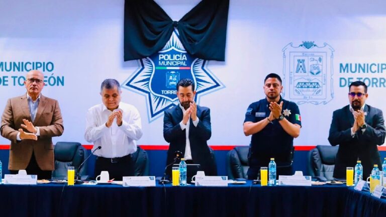 Homenaje al Alcalde Román Alberto Cepeda en Torreón Durante la Reunión Semanal de Seguridad