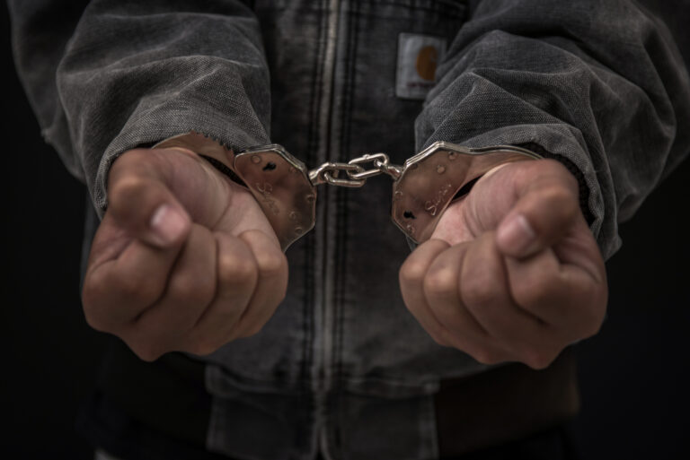 Tráfico de personas: Detienen a menor guiando migrantes en el Valle del Río Grande