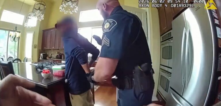 Conductor Ebrio en Lone Tree Invade Casa y Es Encontrado comiendo Sandía