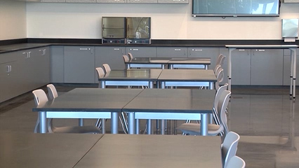 Cierre Preventivo en Monterey y King City: Investigación de Amenazas en Curso