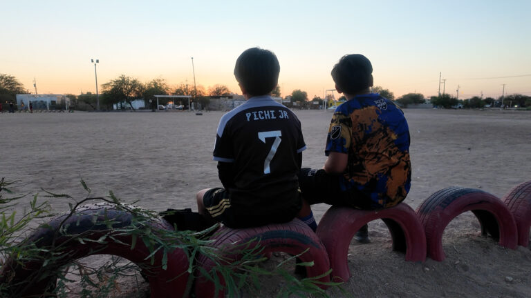 El futbol previene a niños del riesgo de las drogas