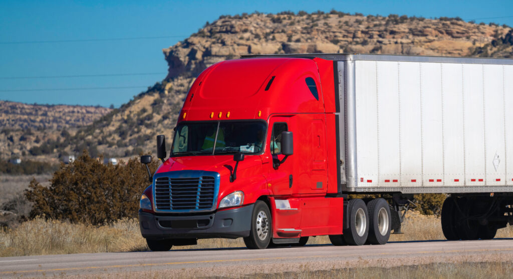 Denuncian retiro masivo de visas a transportistas de carga en la frontera de Mexicali