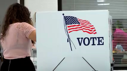 Votantes en Arizona decidirán en noviembre posible requisito de identificación para voto por correo
