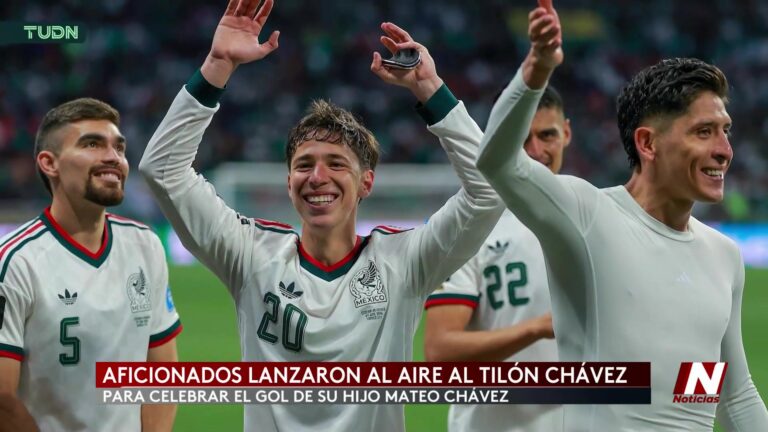 Selección mexicana celebra afuera del estadio: emotivo encuentro entre la afición y el padre de Mateo Chávez