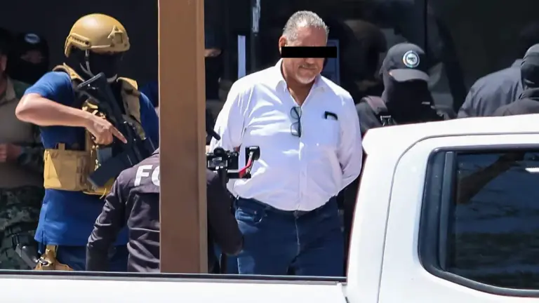 Detienen a exdirector de la Policía Municipal de Mexicali por presunta participación en delitos graves