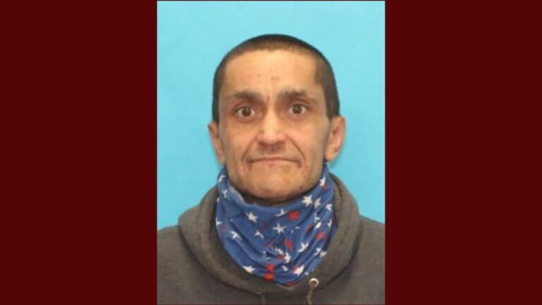 Arresto en Santa Fe: acusan a un hombre de amenazar con arma a empleado de una tienda de conveniencia