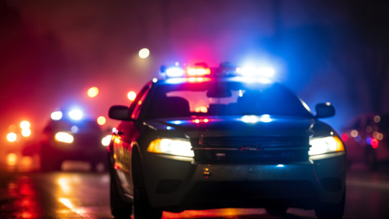 Persecución en la I-8 por vehículo robado termina con el arresto de dos menores en San Diego