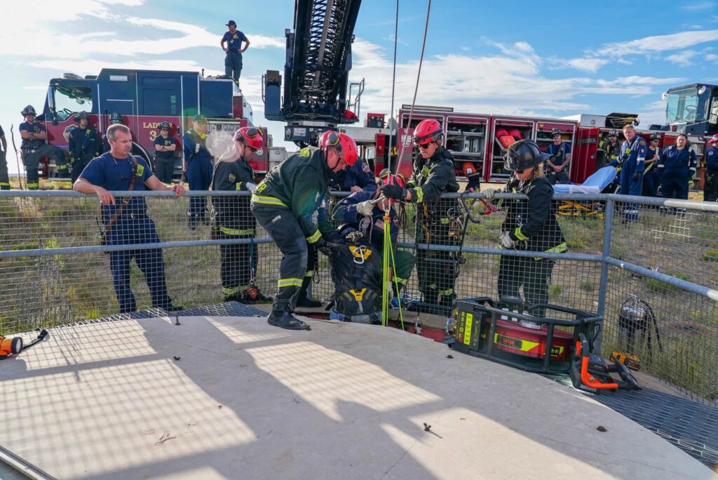 Rescate en silo de misiles en Aurora: joven de 18 años fue salvada a 60 pies de profundidad