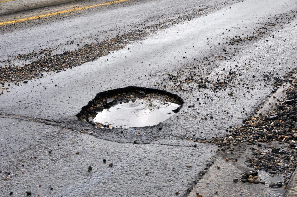 San Diego repara más de 1,100 baches antes de la temporada de lluvias