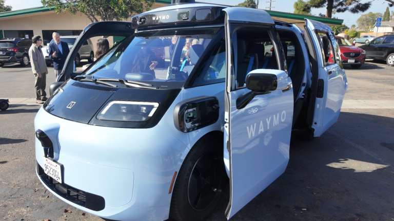Waymo comienza a ofrecer viajes autónomos al público en San Diego