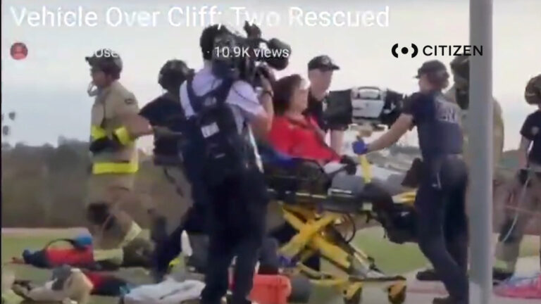Dos personas rescatadas tras caer 200 pies por un acantilado en Mount Soledad