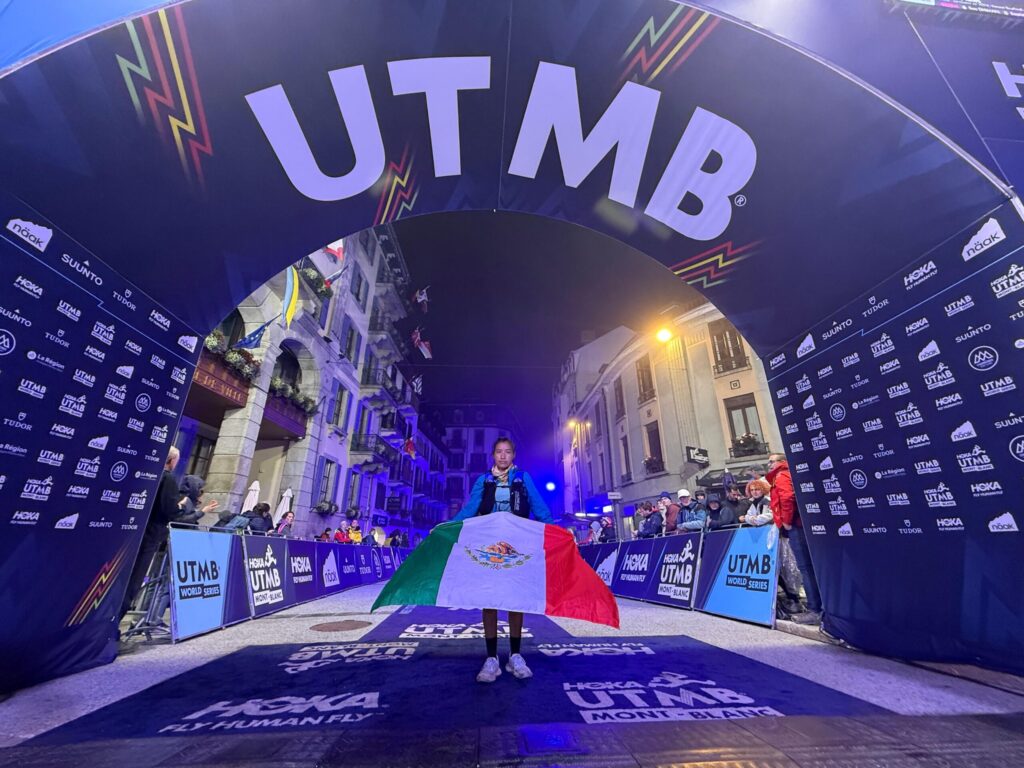 De la Sierra Tarahumara a los Alpes: Atleta rarámuri Jenifer Yáñez recorre 107 kilómetros y hace historia en Francia