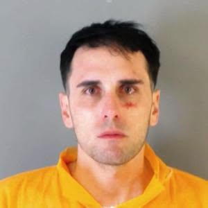Arrestan a hombre tras apuñalamiento mortal en gasolinera de Thornton