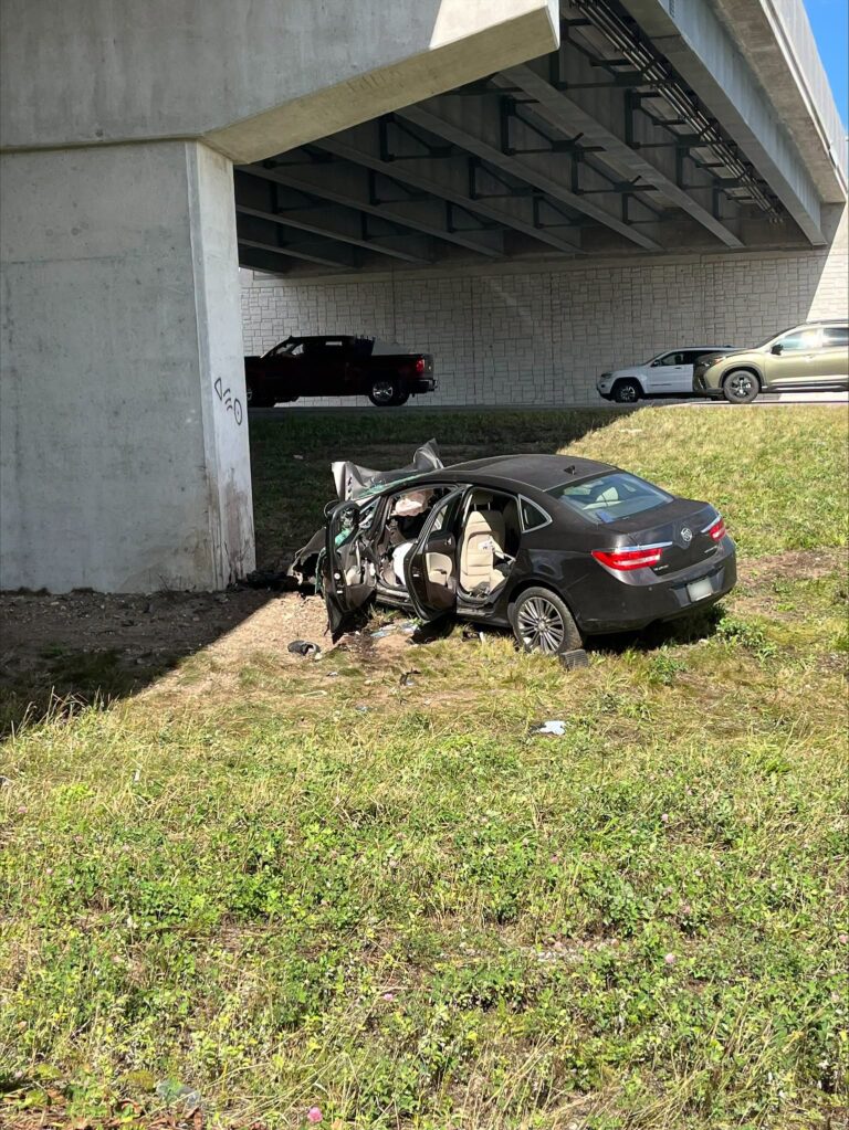 Hombre muere tras chocar contra soporte de puente en la I-93 en New Hampshire