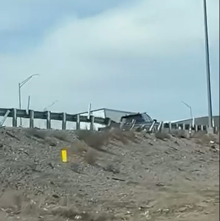 Choque de camión genera fuerte congestión vial en la I-10 Oeste cerca de Sierra Blanca